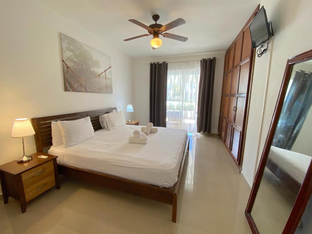Blue Ocean Beachfront Villas & Apartments - Wifi, Pool, Bbq, Playa Los Corales Punta Cana Exterior photo